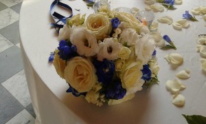 bouquet sposa rose blu molino grassotti