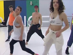 emma marrone balla con klaudia pepa in sala prove ad amici 2015 video facebook