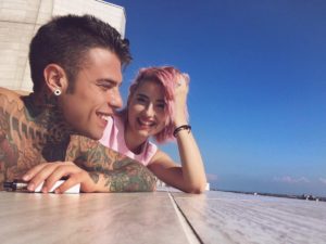 greta menchi con feder nuova fidanzata youtube gossip wikipedia eta chi e capelli rosa